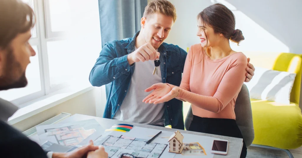couple understanding the contract of home loan before signing the document